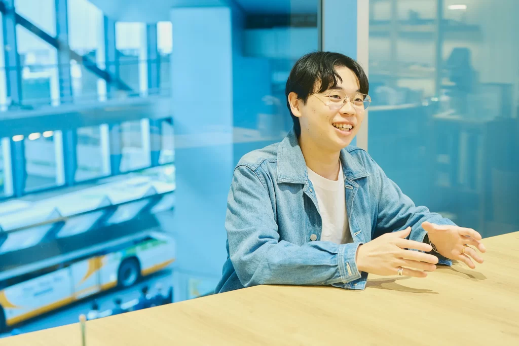 メガネ屋さんが海外研修!? 販売未経験から新ブランド企画に奮闘する若き店長に密着取材！