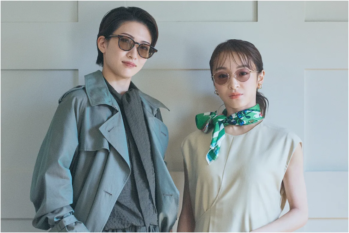 宝塚歌劇団雪組 律希奏・華純沙那 横位置キャストフォト